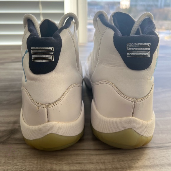 Jordan Retro 11 Columbia Size 11 Men’s - Picture 4 of 8